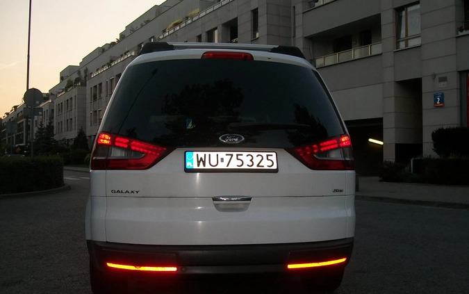 Ford Galaxy cena 26500 przebieg: 298000, rok produkcji 2010 z Warszawa małe 121